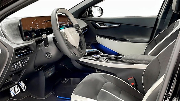 Kia EV6 10 of 17