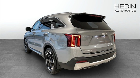 Kia Sorento 3 of 5