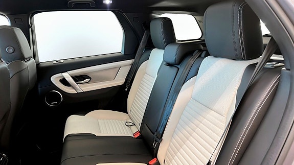 Land Rover Discovery Sport 15 of 15
