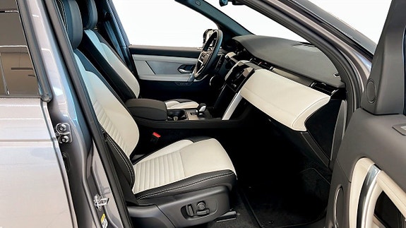 Land Rover Discovery Sport 3 of 5