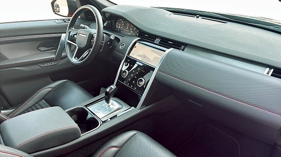 Land Rover Discovery Sport 3 of 5