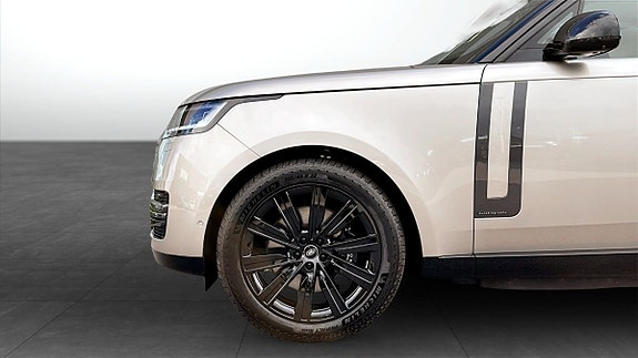 Land Rover Range Rover 9 of 13