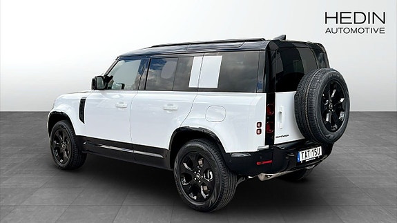 Land Rover Defender 110 2 of 5
