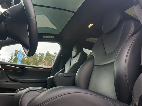 Tesla Model X 5 of 5