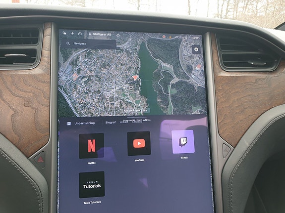 Tesla Model X 8 of 21