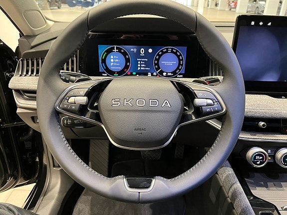 Skoda Superb 13 of 18