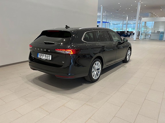 Skoda Superb 4 of 5