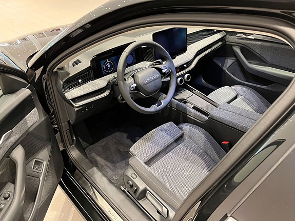 Skoda Superb 11 of 18