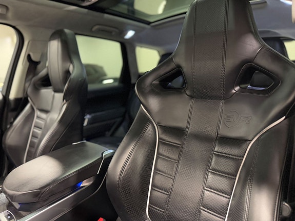 Land Rover Range Rover Sport 16 of 26
