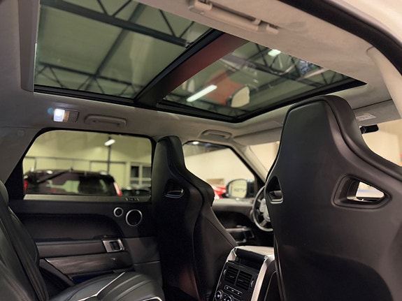 Land Rover Range Rover Sport 24 of 26
