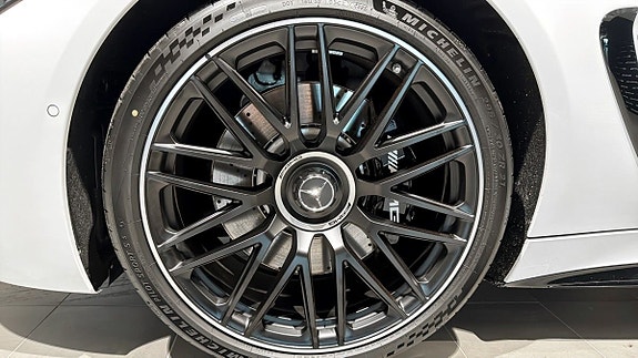 Mercedes-Benz GT 8 of 13