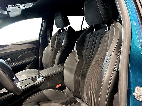 Peugeot 408 4 of 17
