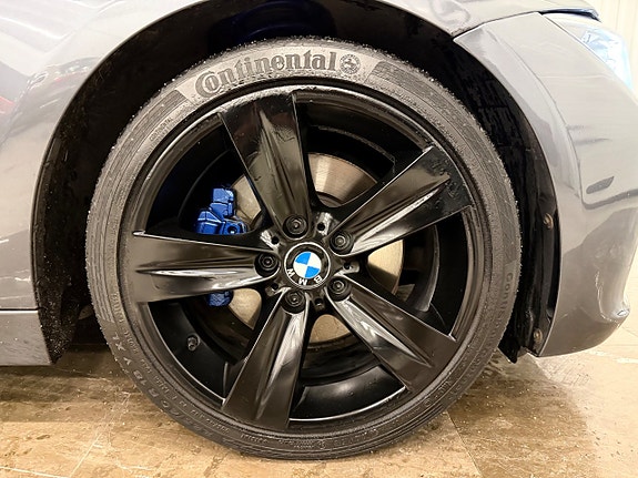 BMW 330d 4 of 19
