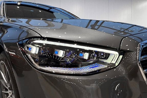Mercedes-Benz S580 3 of 26