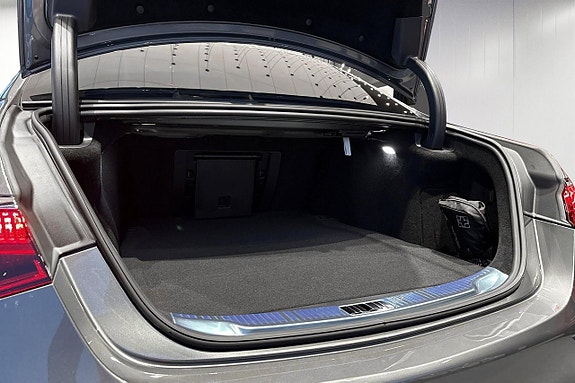 Mercedes-Benz S580 25 of 26