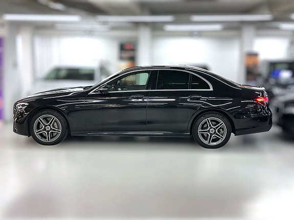 Mercedes-Benz E300 de 3 of 26