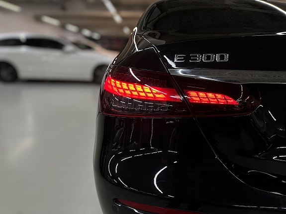 Mercedes-Benz E300 de 10 of 26