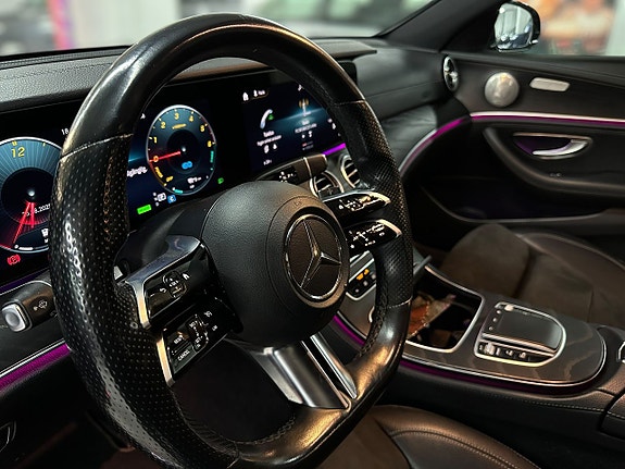 Mercedes-Benz E300 de 13 of 26