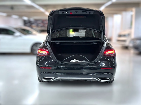 Mercedes-Benz E300 de 8 of 26