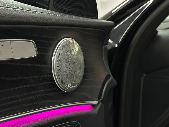 Mercedes-Benz E300 de 12 of 26