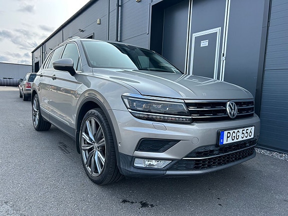 Volkswagen Tiguan 3 of 5