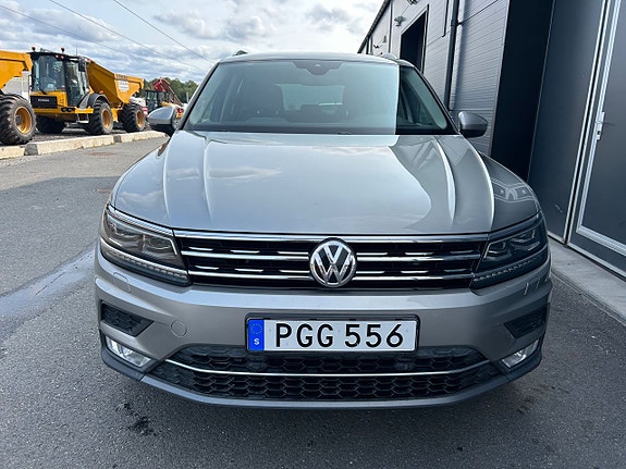 Volkswagen Tiguan 4 of 5
