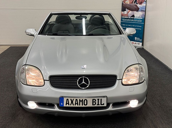 Mercedes-Benz SLK230 4 of 5