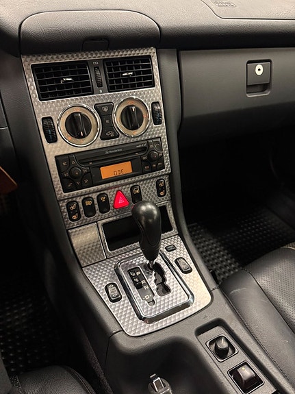 Mercedes-Benz SLK230 14 of 16