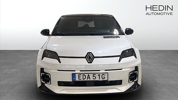 Renault 5 E-Tech 5 of 9