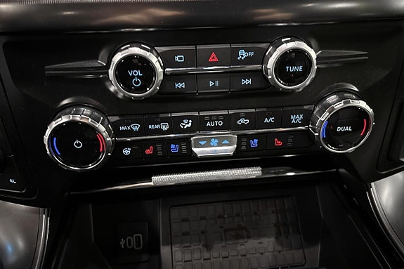 Ford F-150 8 of 14