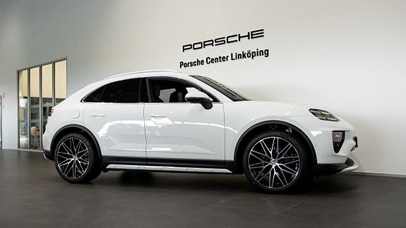 Porsche Macan 4 3 of 5