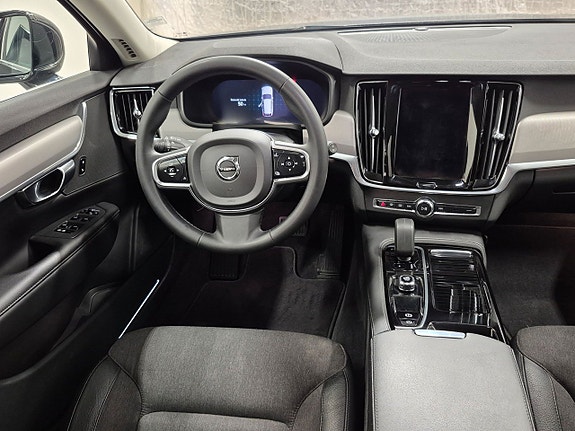 Volvo V90 6 of 12