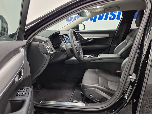 Volvo V90 2 of 12