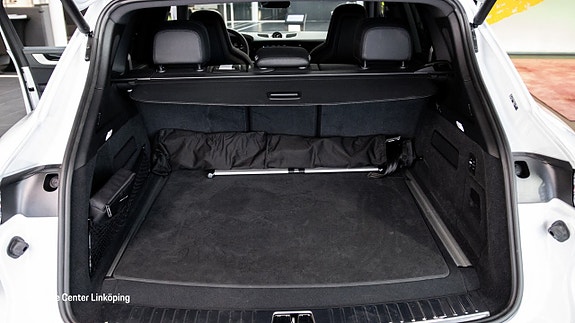 Porsche Cayenne 22 of 22