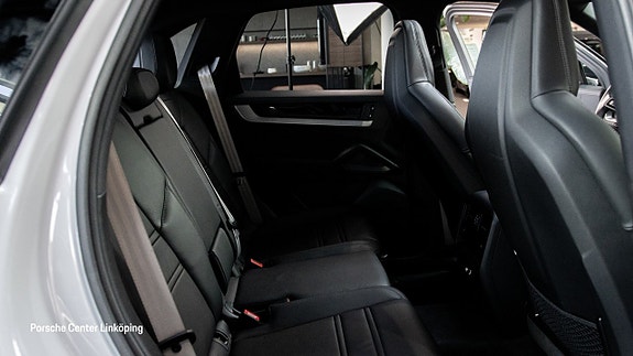 Porsche Cayenne 21 of 22