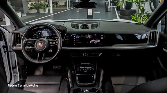 Porsche Cayenne 7 of 22