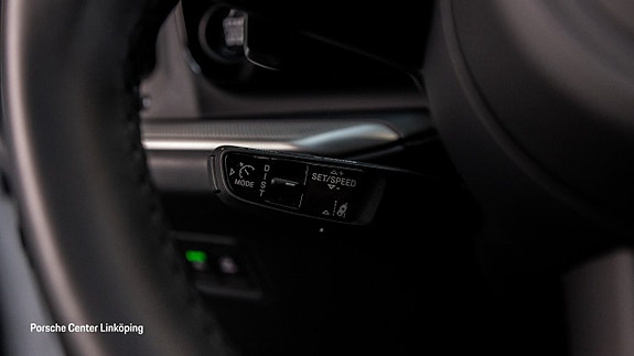 Porsche Cayenne 16 of 22