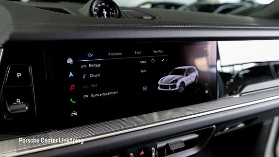 Porsche Cayenne 16 of 24
