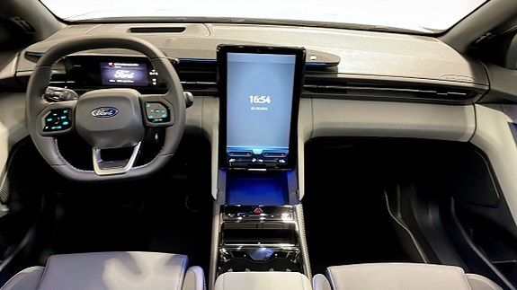 Ford Explorer 4 of 13