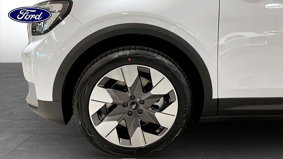 Ford Explorer 9 of 13