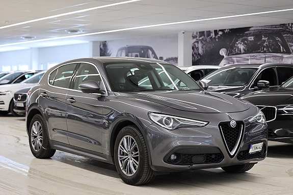Alfa Romeo Stelvio 6 of 18