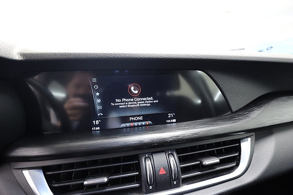 Alfa Romeo Stelvio 18 of 18