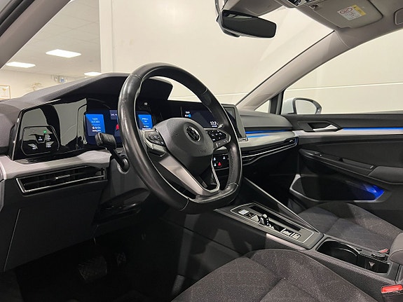 Volkswagen Golf VIII 6 of 25