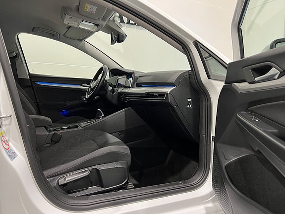 Volkswagen Golf VIII 21 of 25