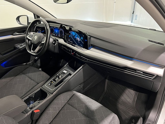 Volkswagen Golf VIII 13 of 25