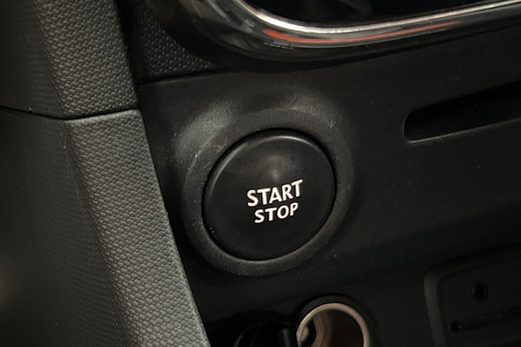 Renault Clio 19 of 29