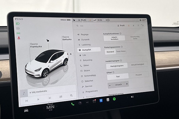 Tesla Model Y 21 of 27