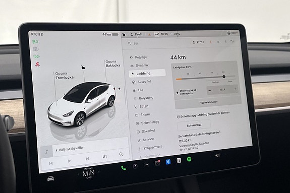Tesla Model Y 20 of 27