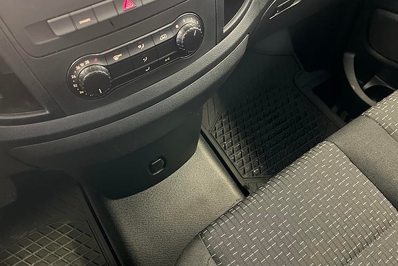 Mercedes-Benz eVito 112 12 of 16