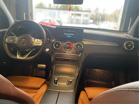 Mercedes-Benz GLC300 de 3 of 5